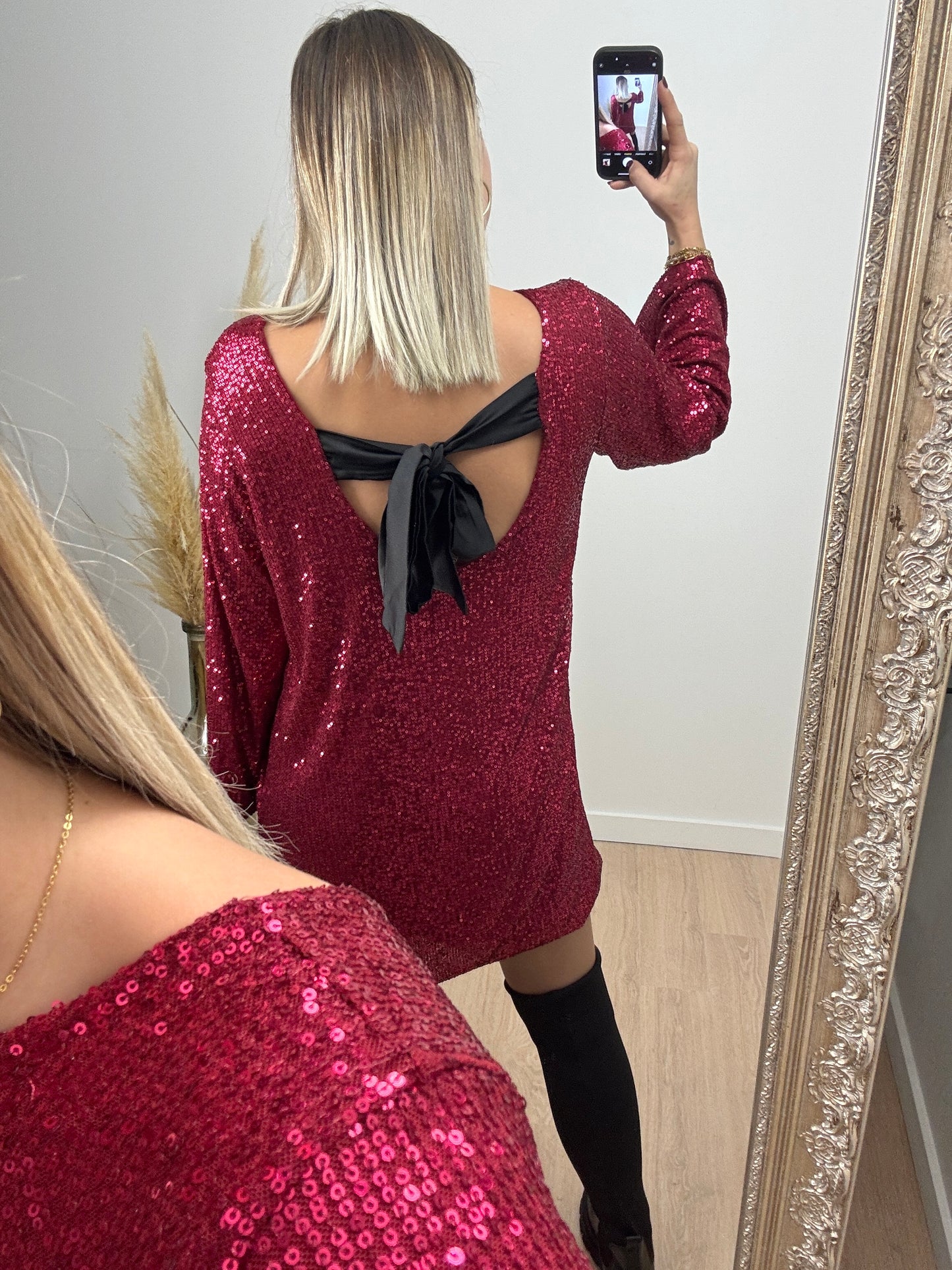 Robe à sequins rouge avec dos nu • MAYLEE