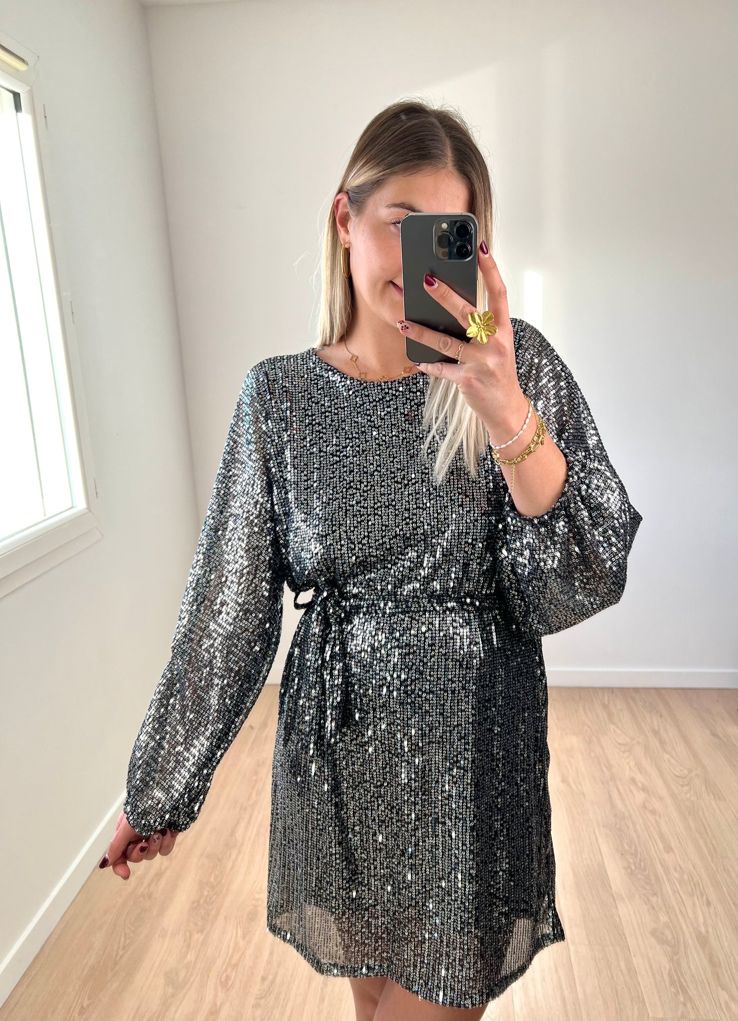 Robe à sequins argentés • CHIARA