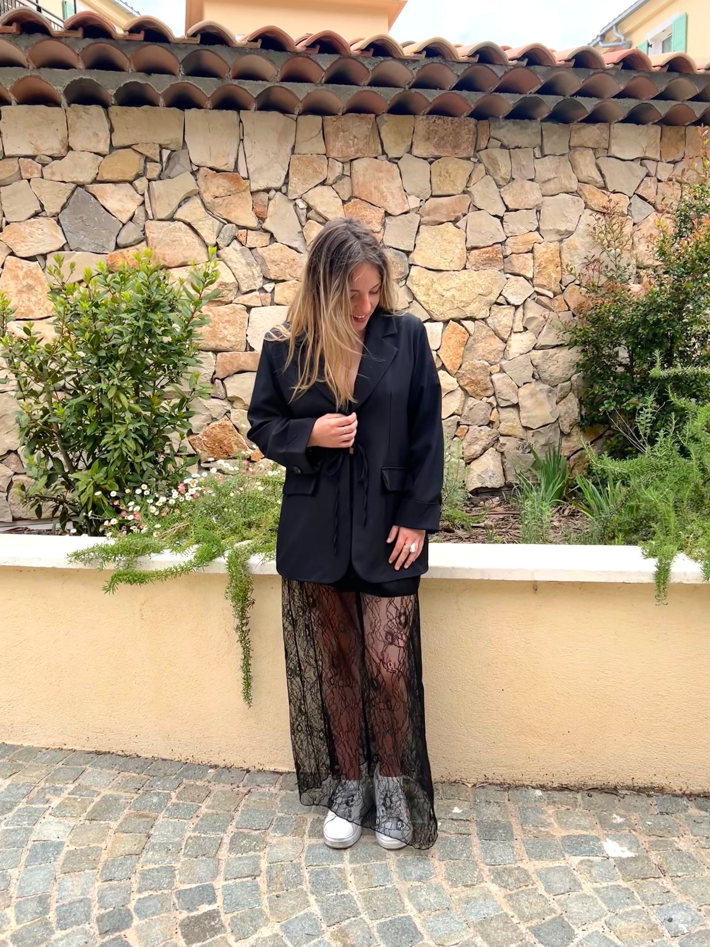 Jupe en dentelle noire • CASSIE